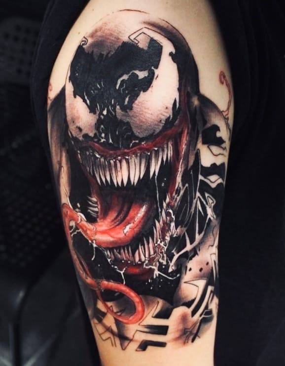 Татуировка с персонажем Venom